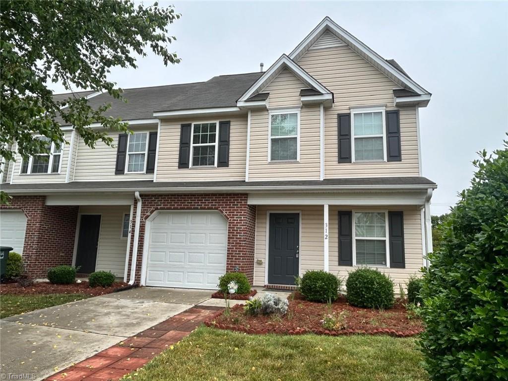 312 Robyns Glen Circle — photo