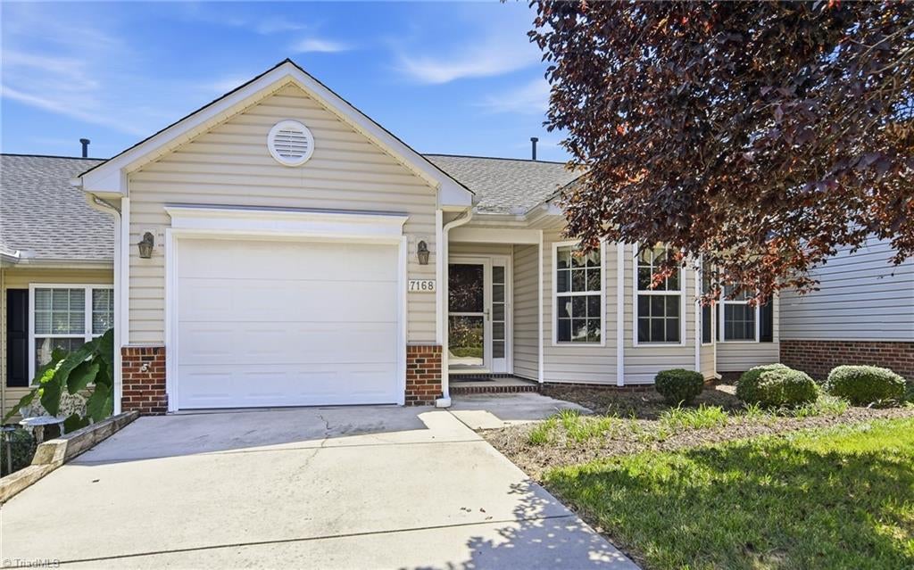 7168 Gregs Court — photo