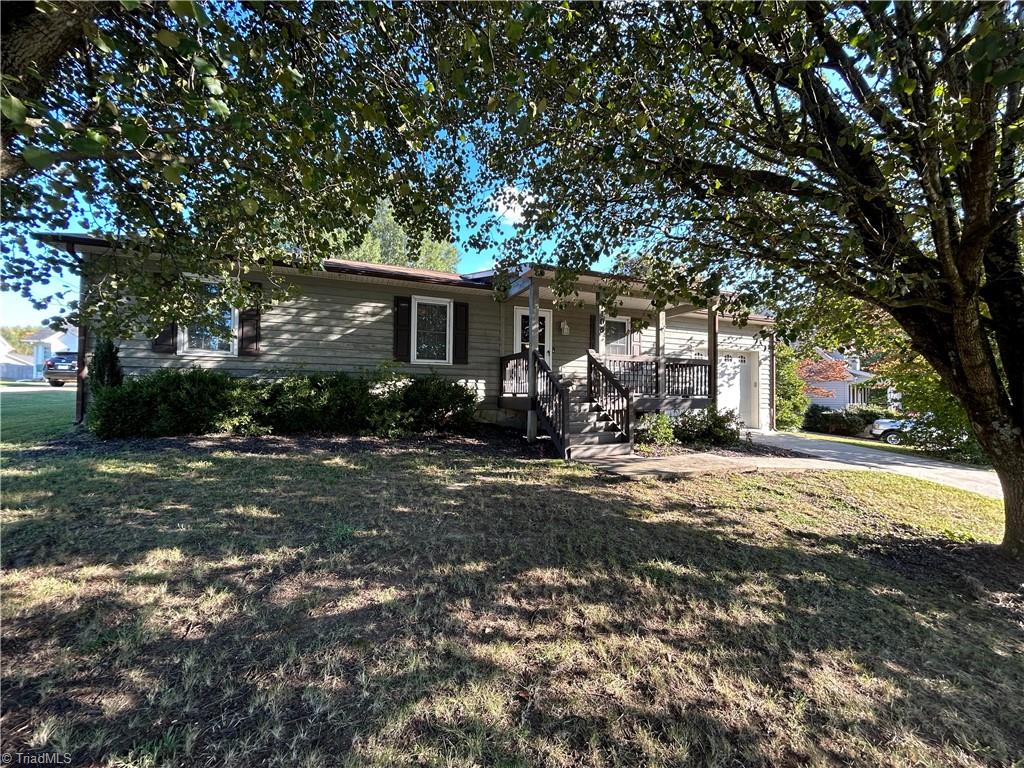 1108 Raleigh Court — photo