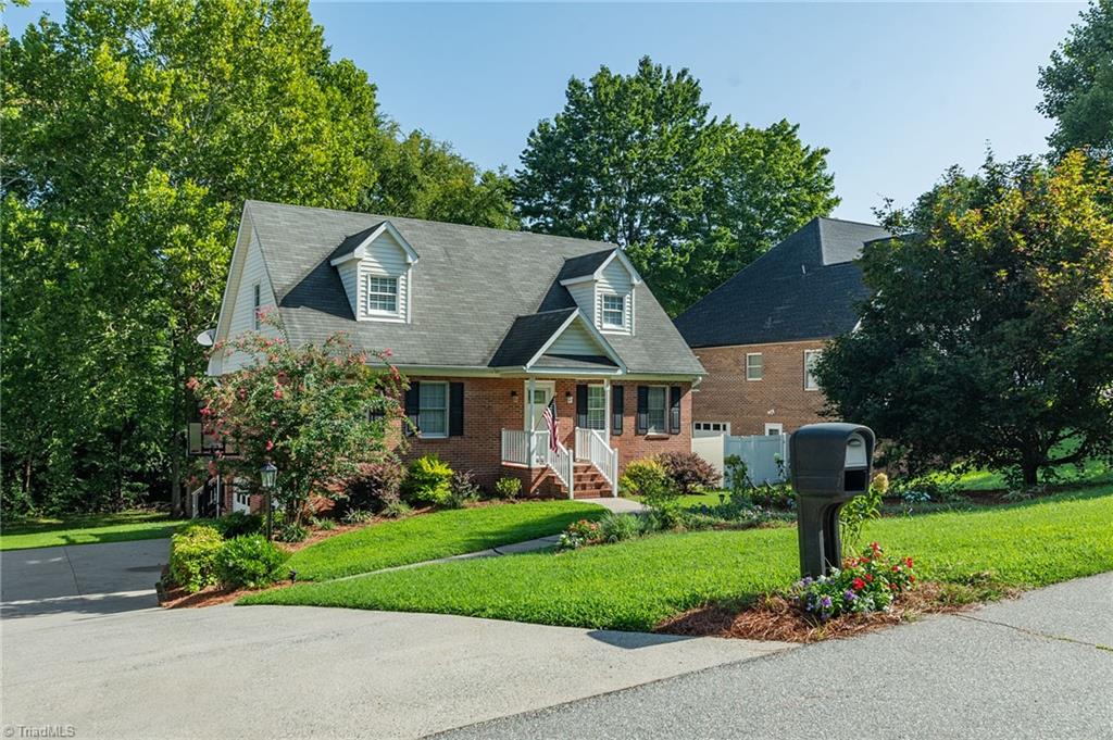 6711 Fairwood Court — photo