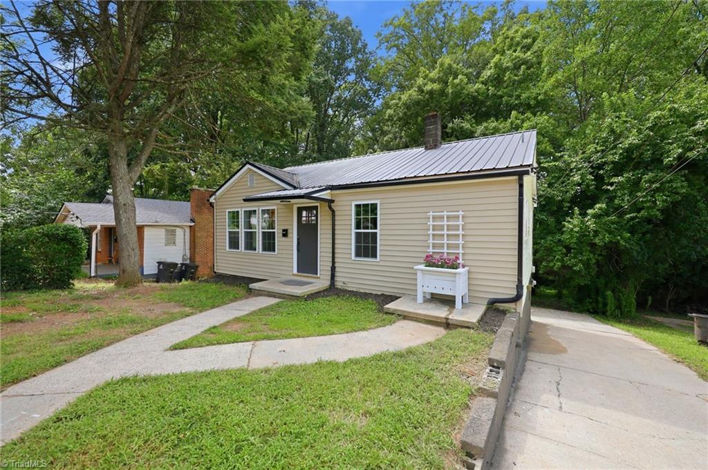 1304 Thurmond Street — photo