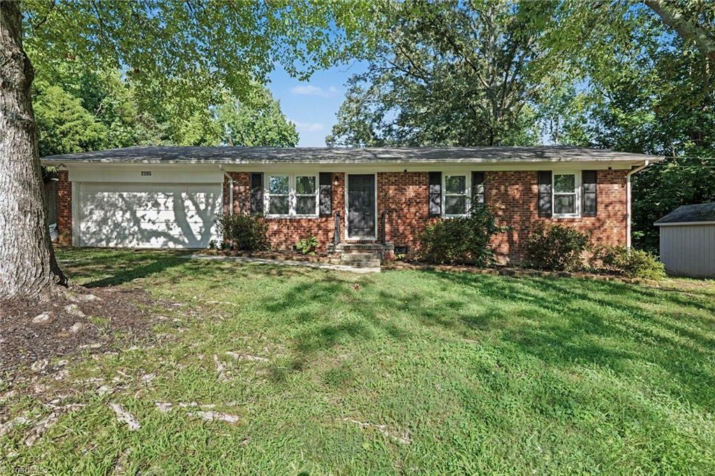 2205 Cardinal Drive — photo