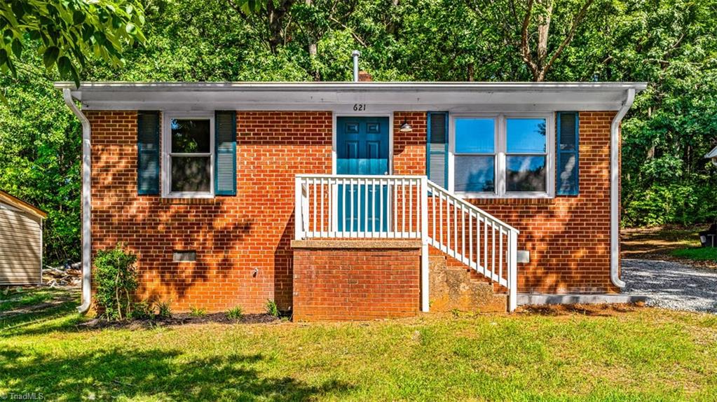 621 Spring Garden Circle — photo