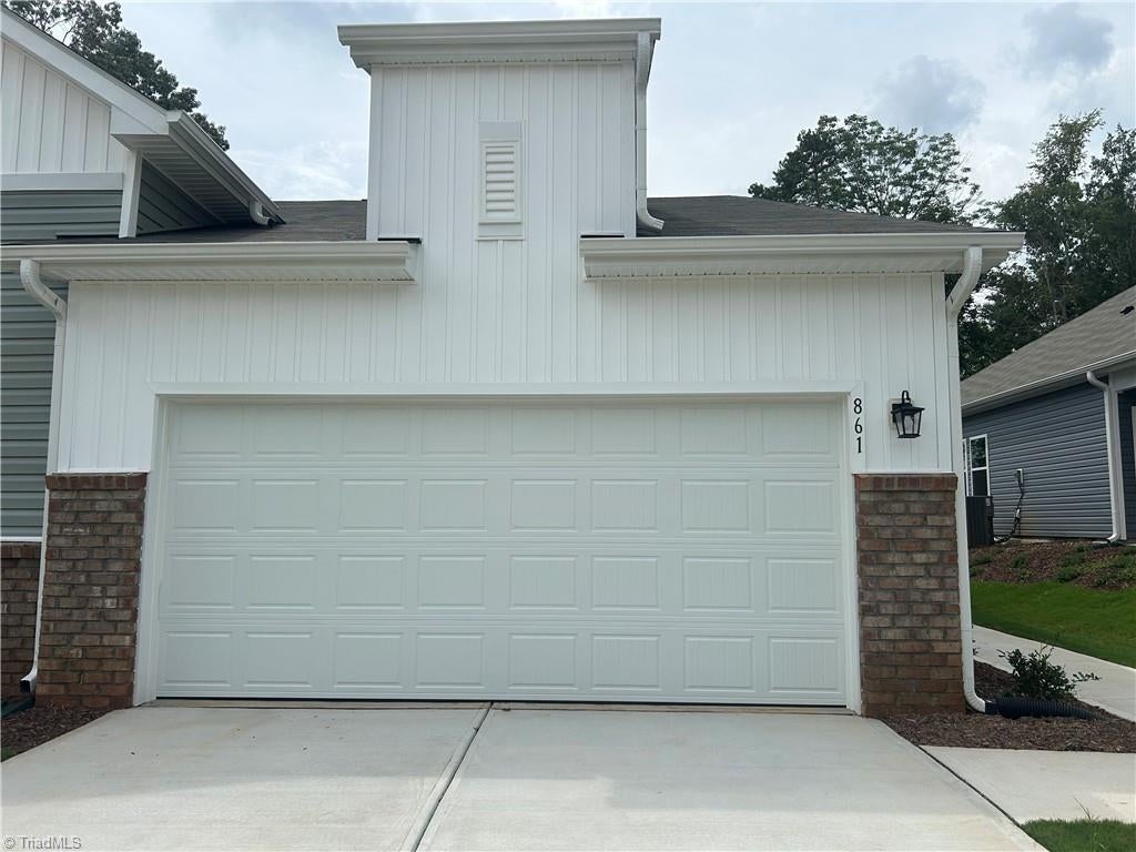 861 Hanford Landing Drive — photo