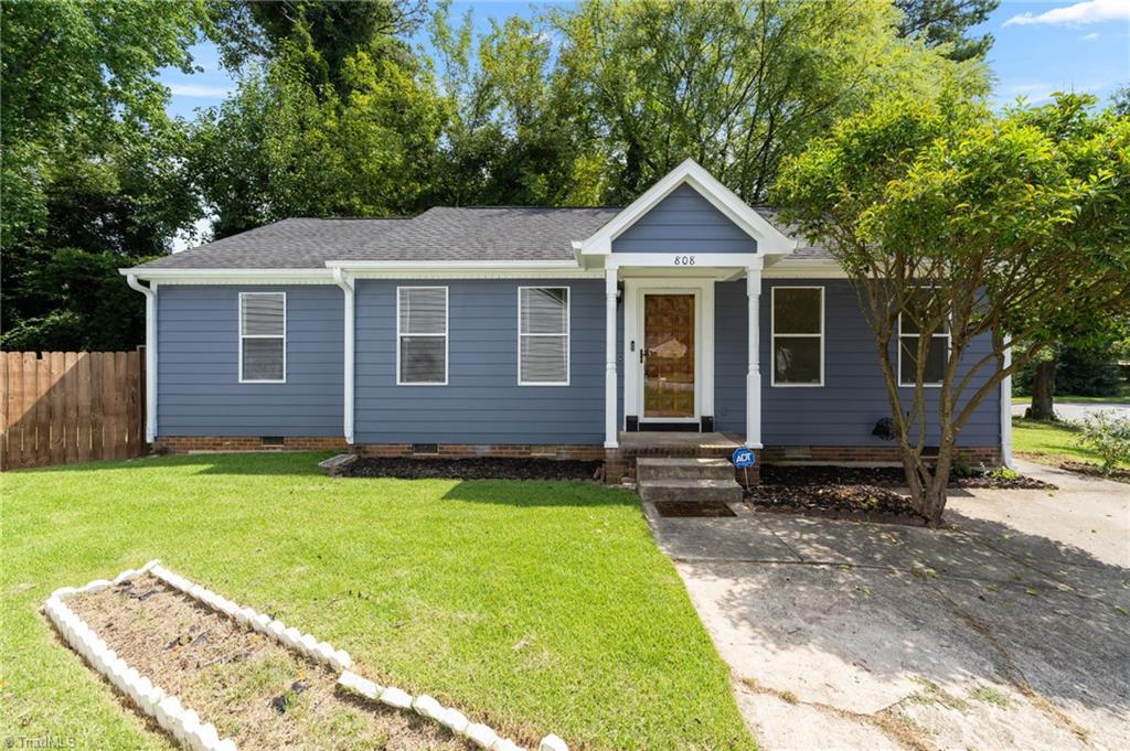 808 Circle Drive — photo