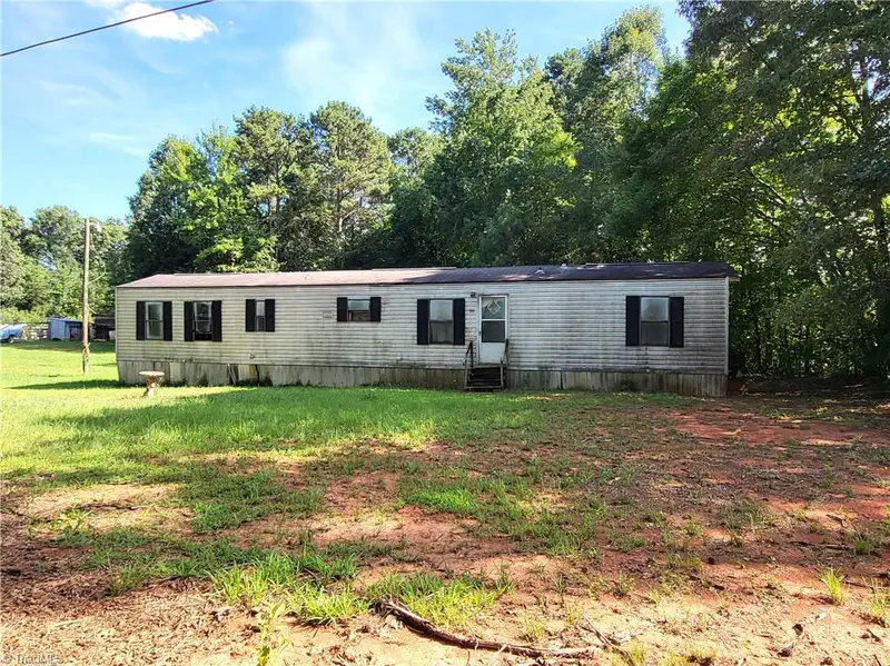 351 Robbins Lane — photo