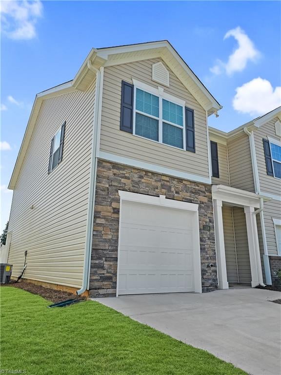 1108 Evelynnview Lane — photo