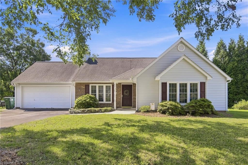 6315 Hampton Knoll Road — photo