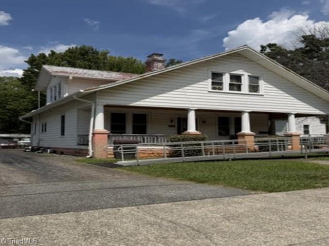 648 Lindsey Street — photo