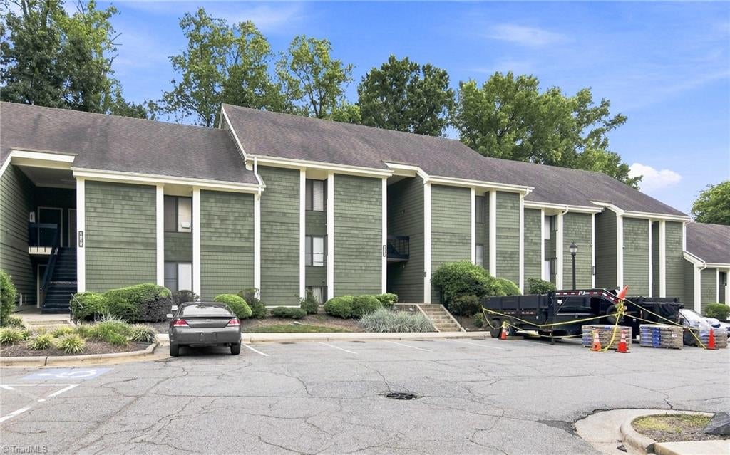 1510 Benjamin Parkway E — photo