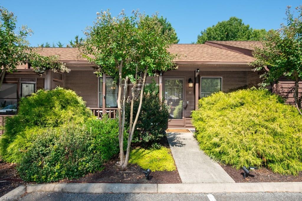 397 James Court — photo