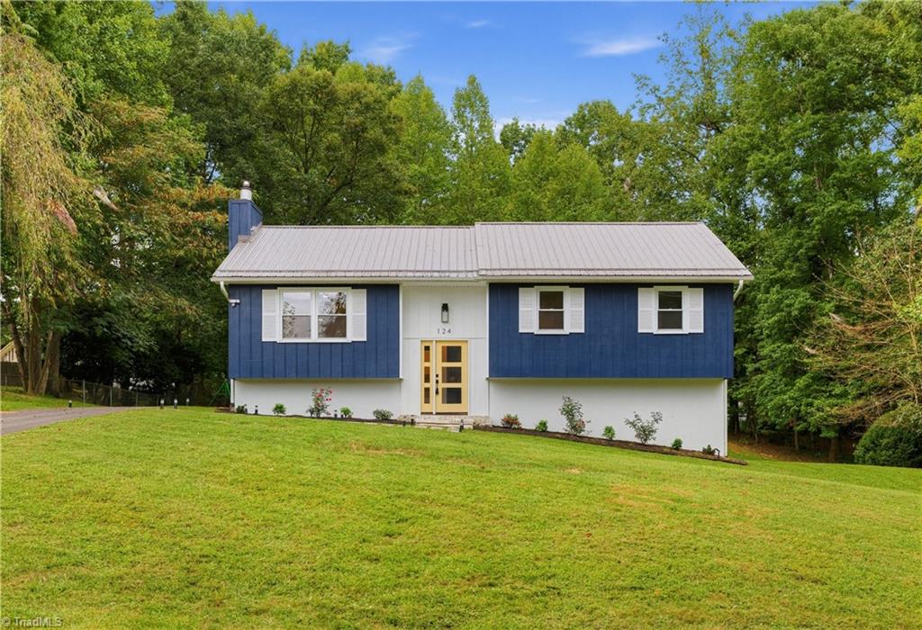 124 Oak Ridge Drive — photo