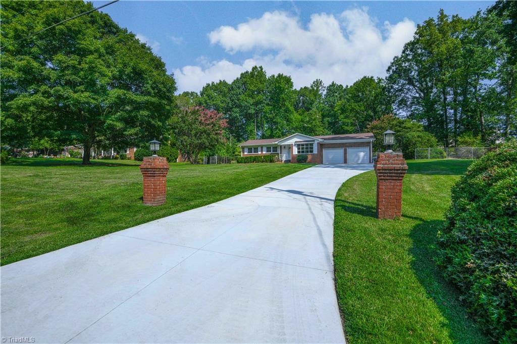 1133 Pennywood Drive — photo