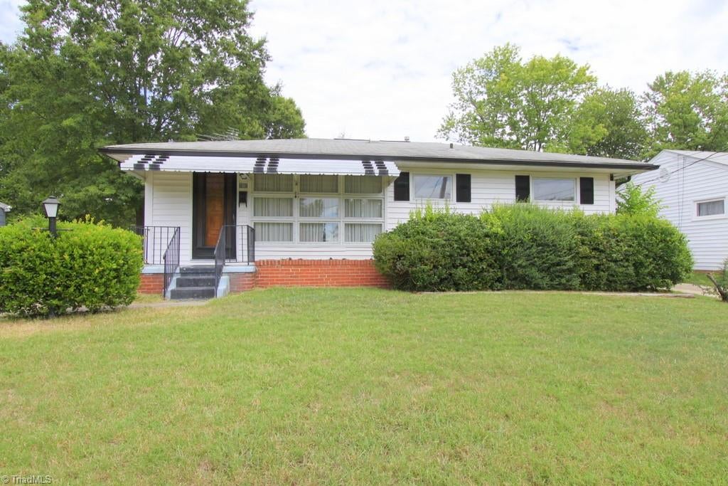 915 Stephens Street — photo