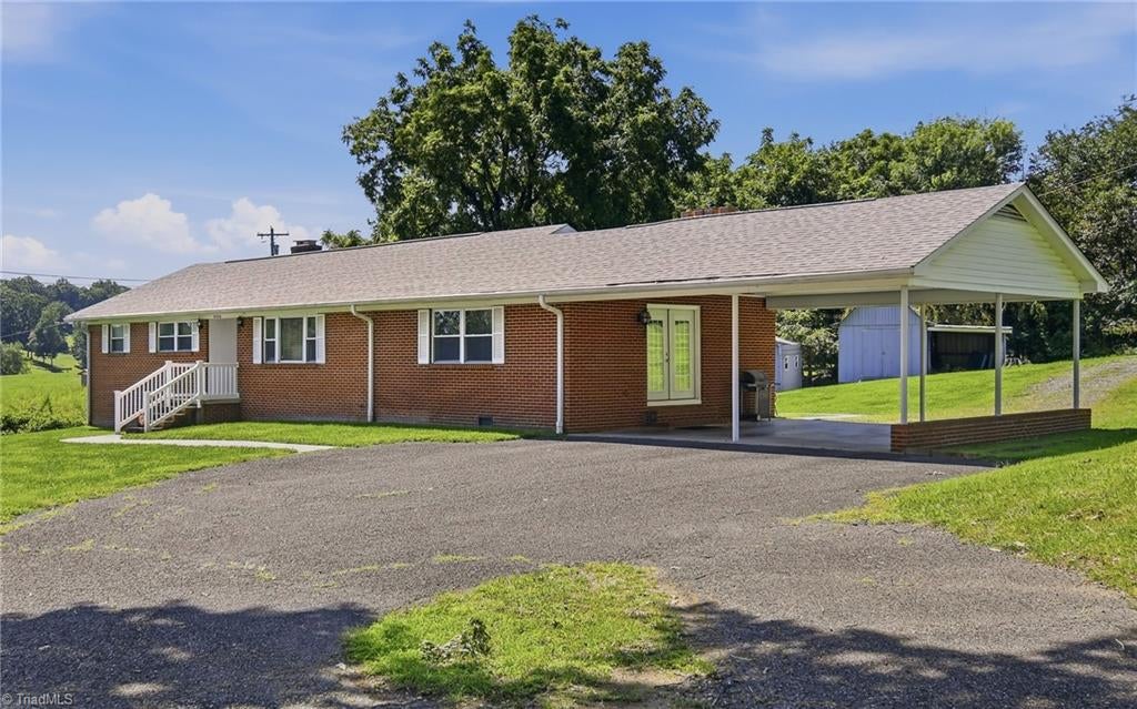 3438 E Pine Street — photo