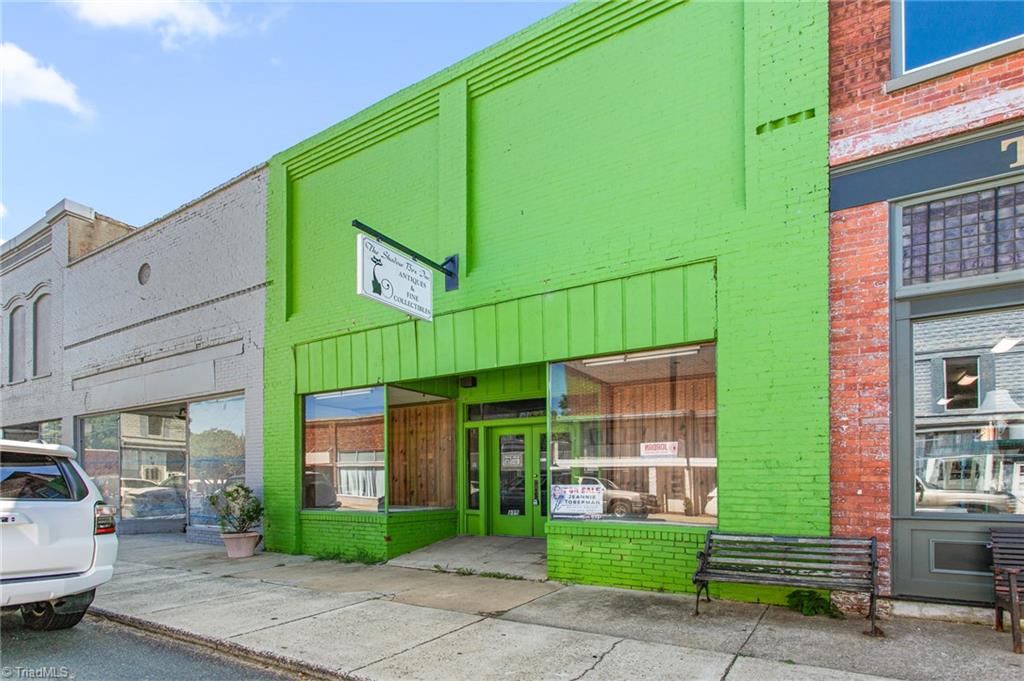 115 W Swannanoa Avenue — photo