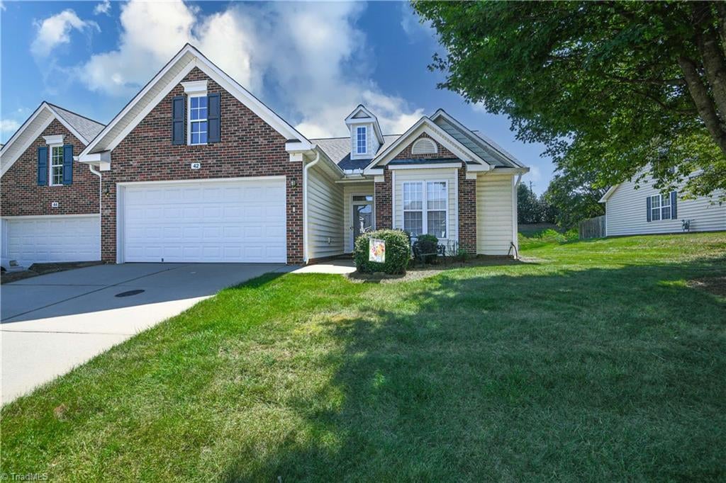 42 Wheelwright Court — photo