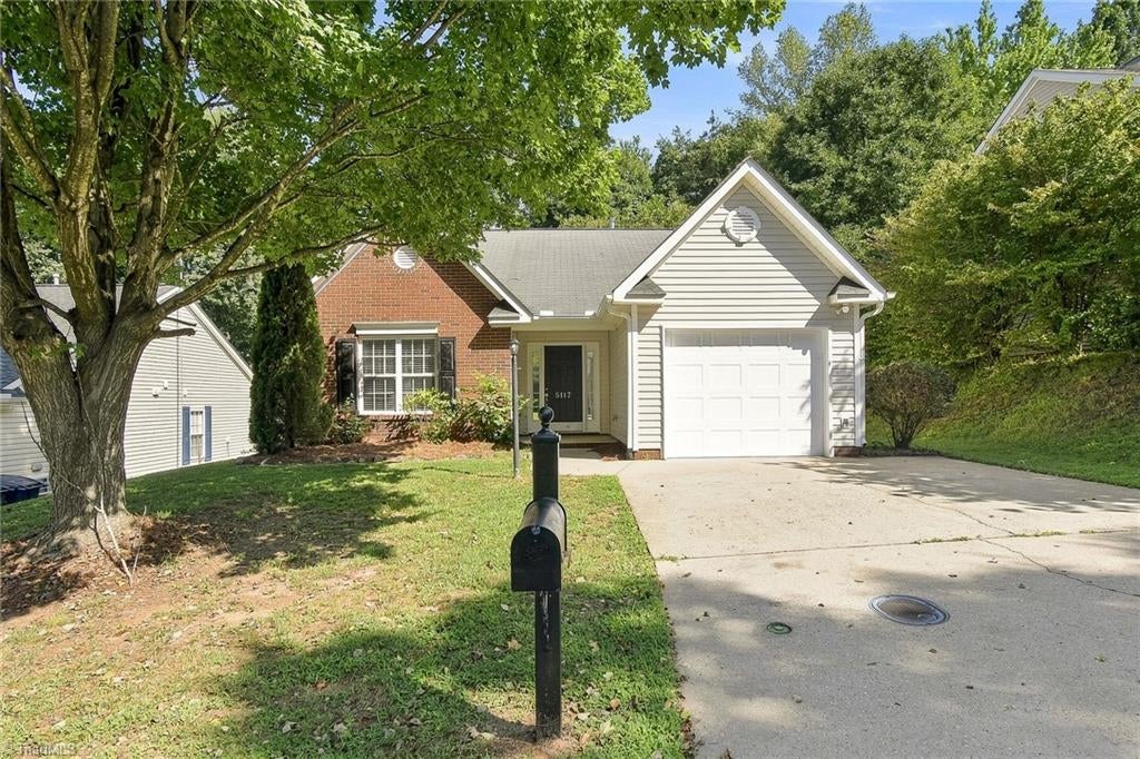 5117 Oakhurst Park Court — photo