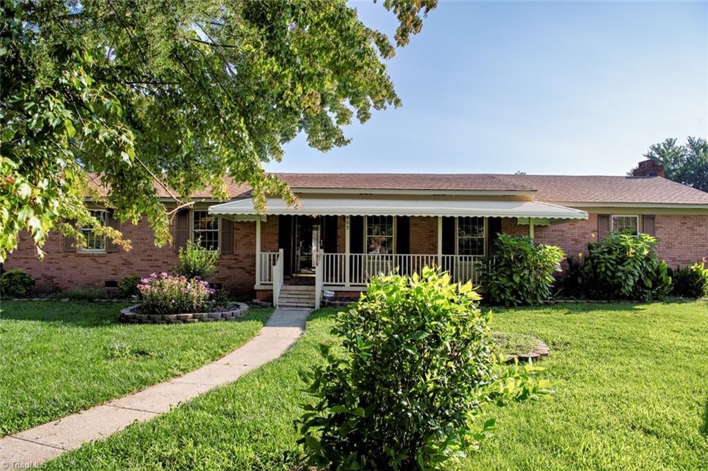 403 E McPherson Drive — photo