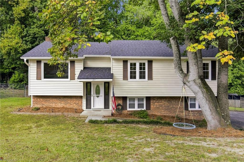 207 Tamworth Drive — photo
