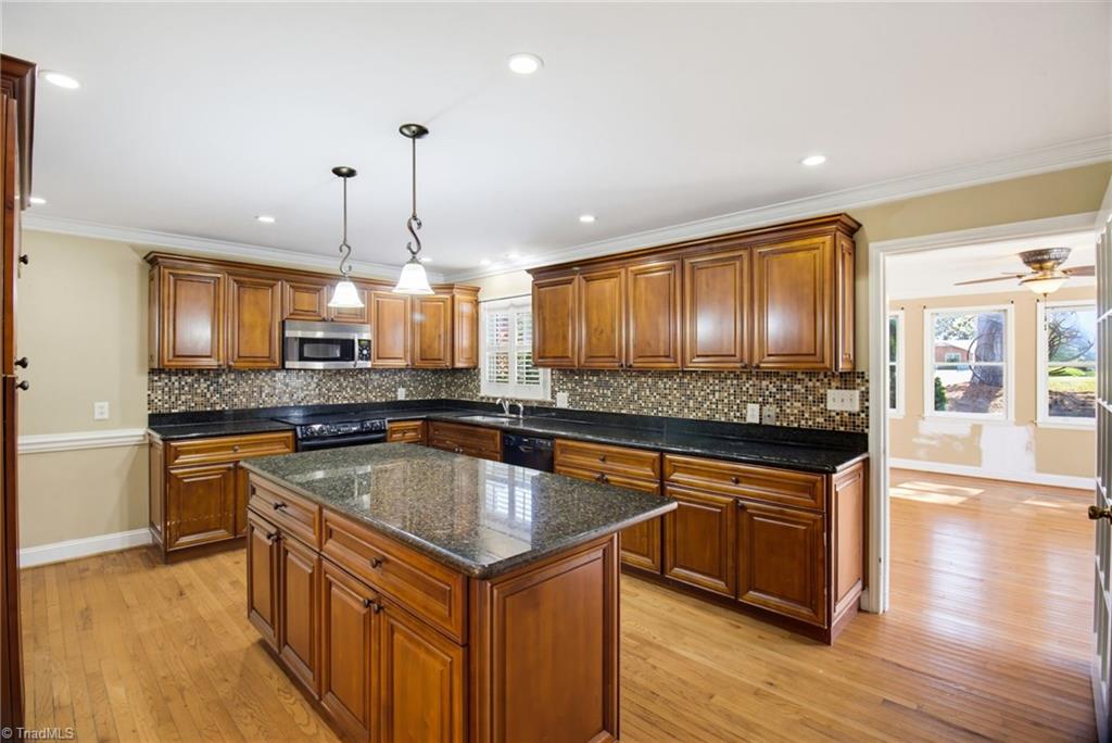 3414 Edgefield Road — photo