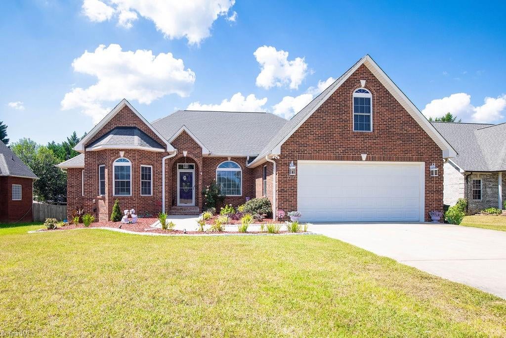 1003 Bradford Lane — photo