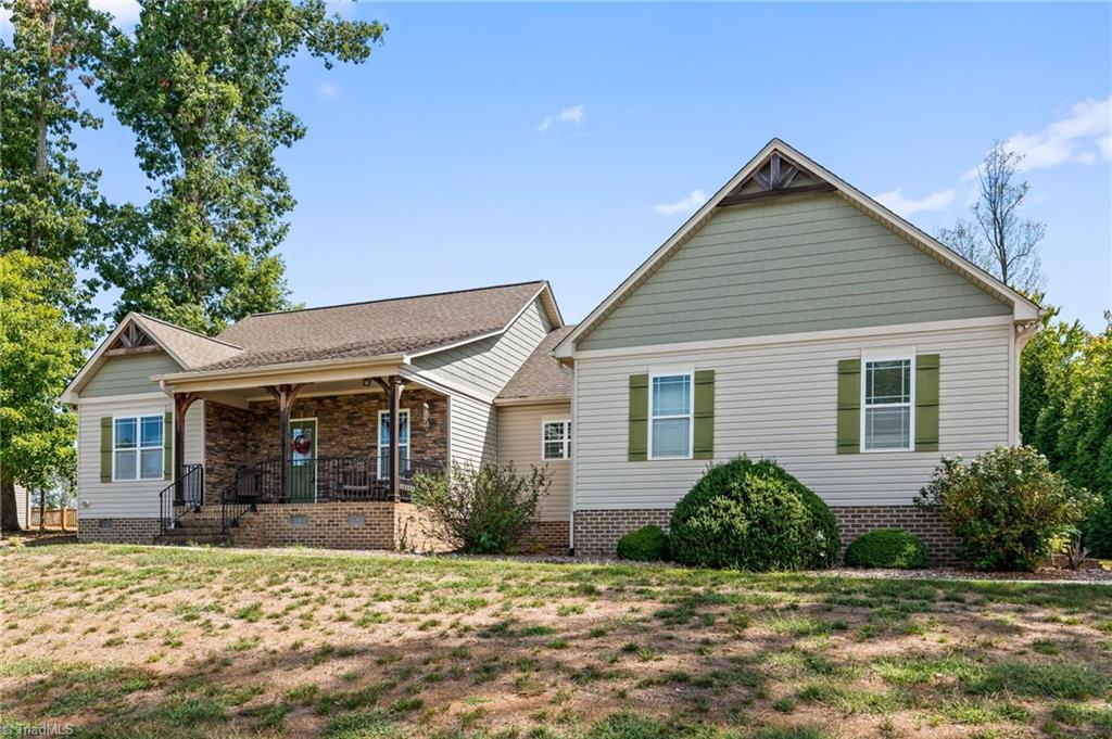 134 Ravensbourne Trace — photo