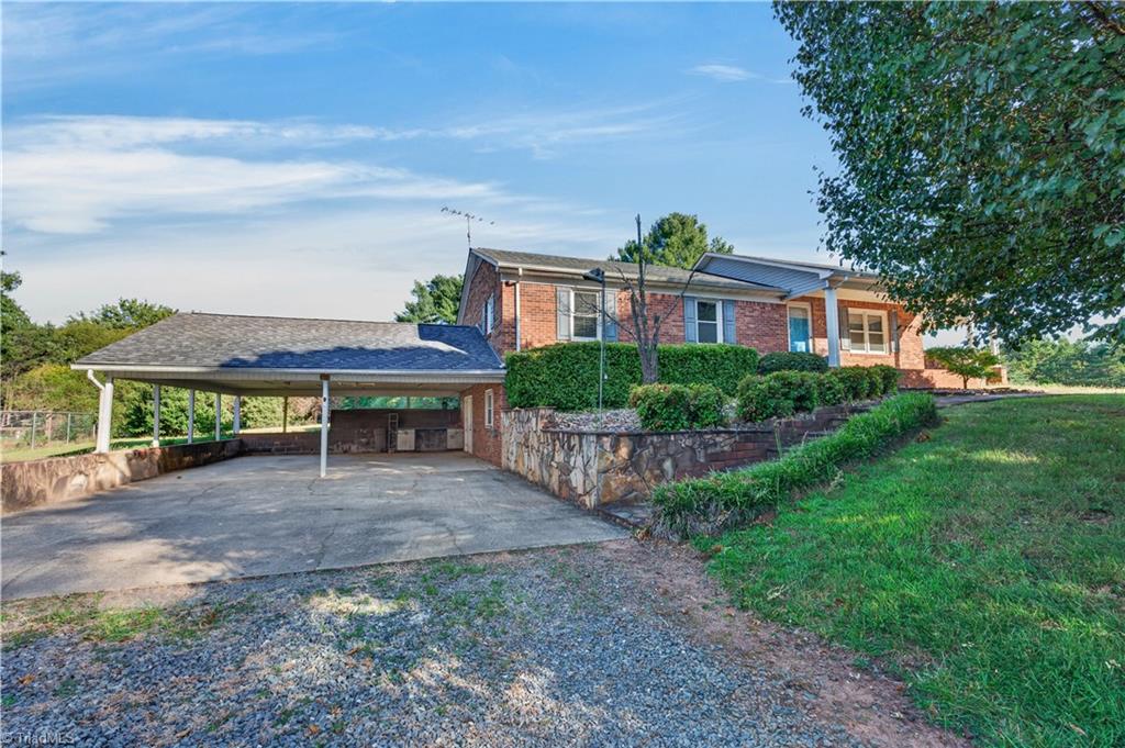4472 Nc Highway 268 — photo