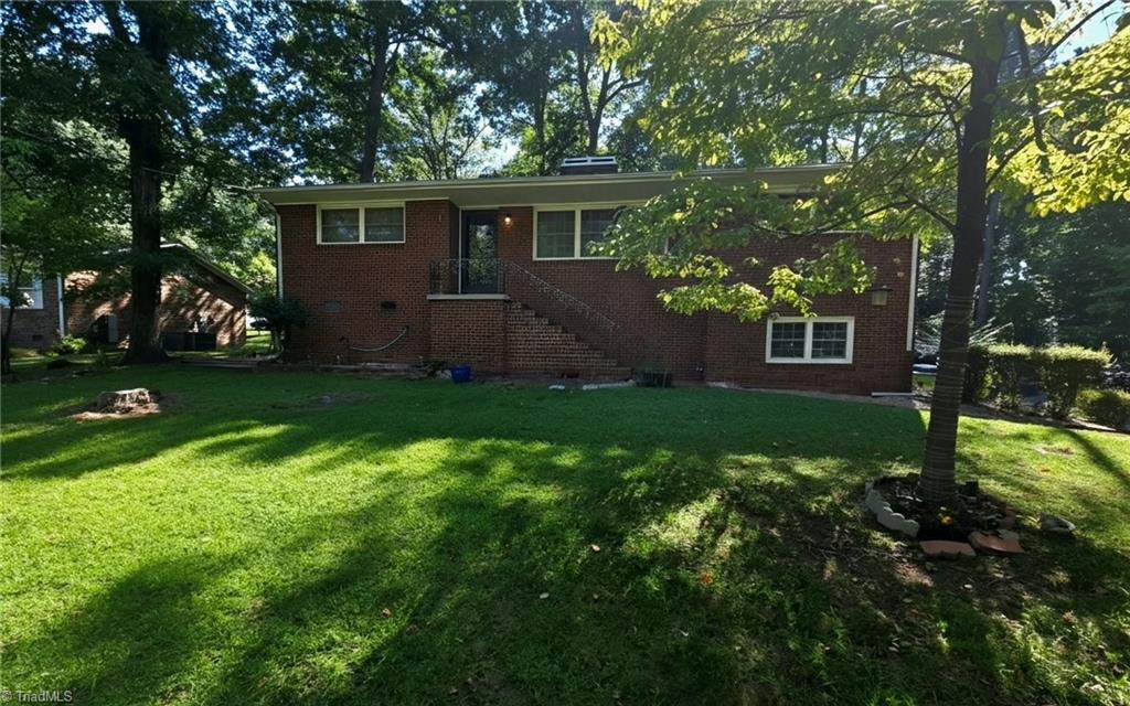 104 Oak Lane — photo