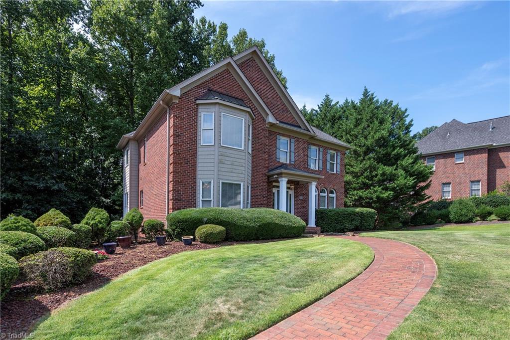 120 LaTrobe Court — photo