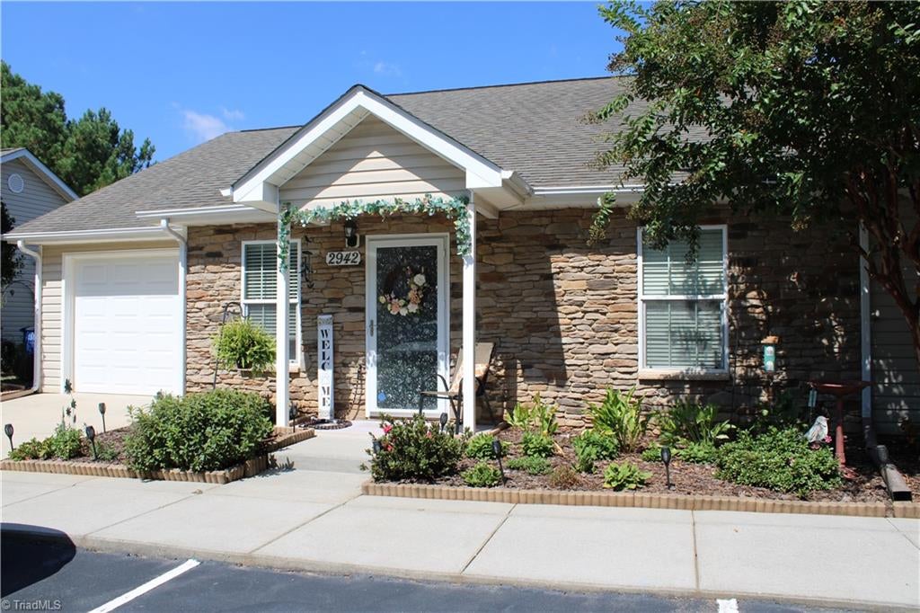 2942 Hyde Place Circle — photo