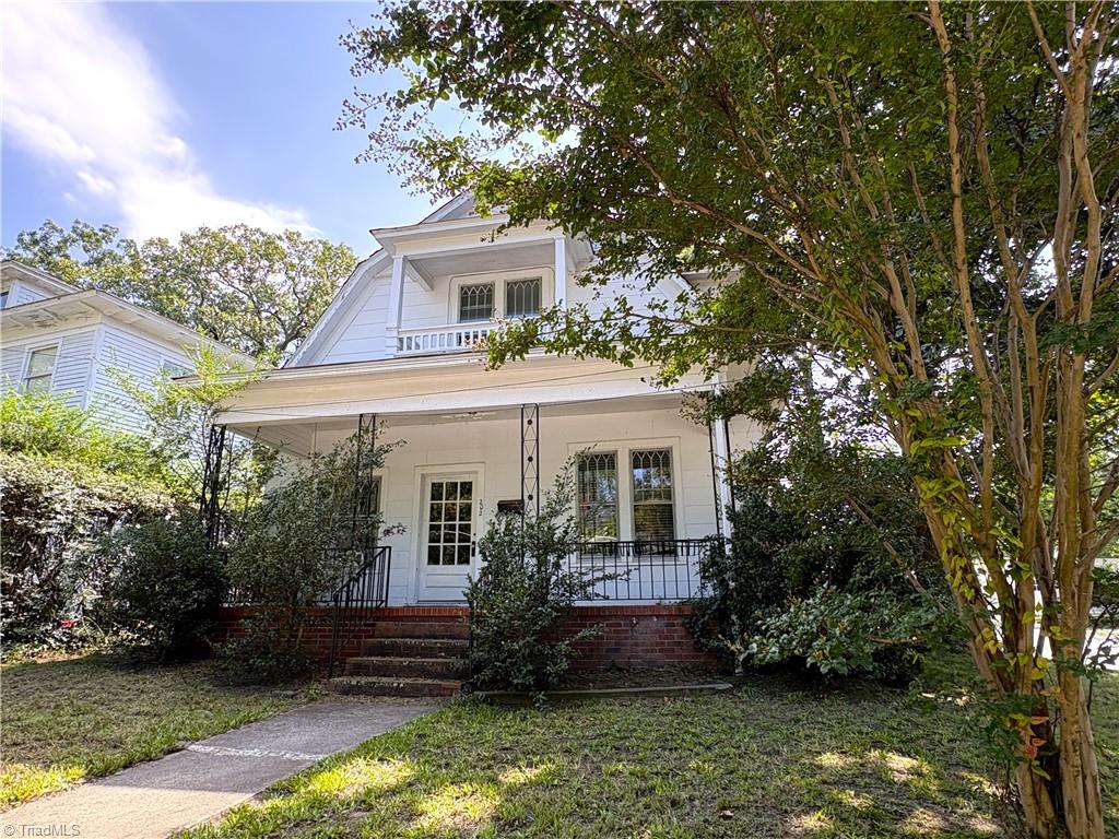 202 Isabel Street — photo