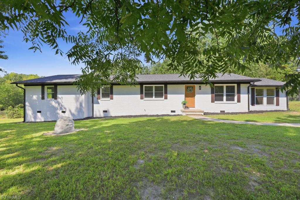 2930 Lake Drive — photo
