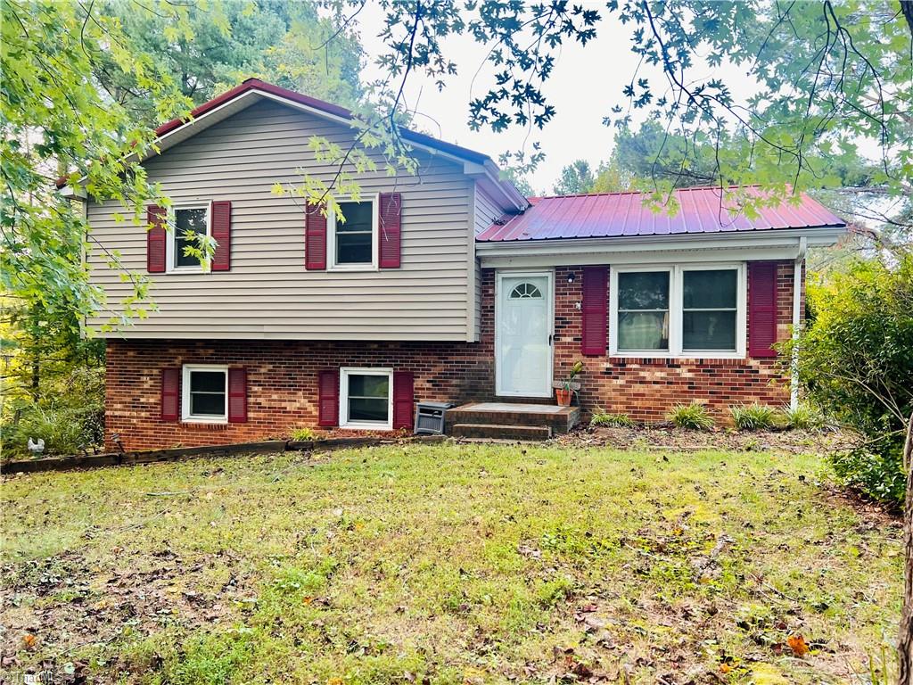270 Woodcreek Drive — photo