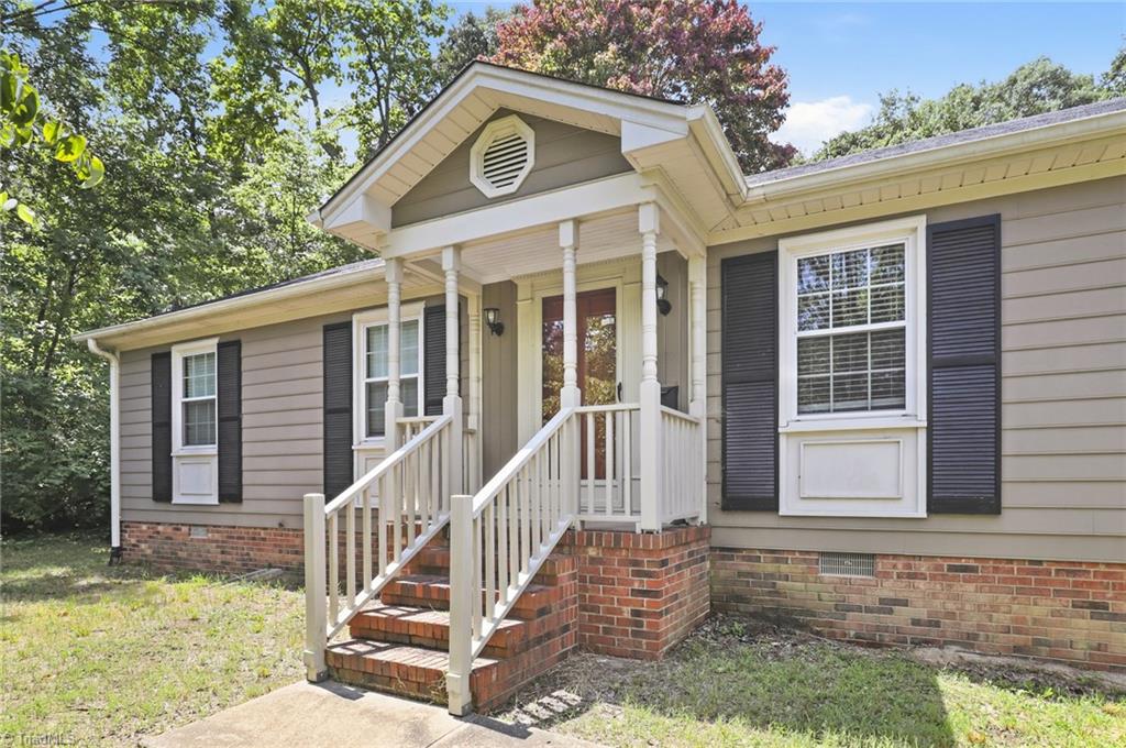 3104 Merryweather Road — photo