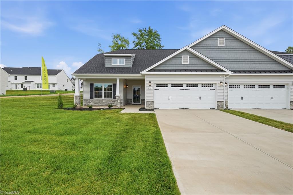 647 Spring Blossom Trace — photo