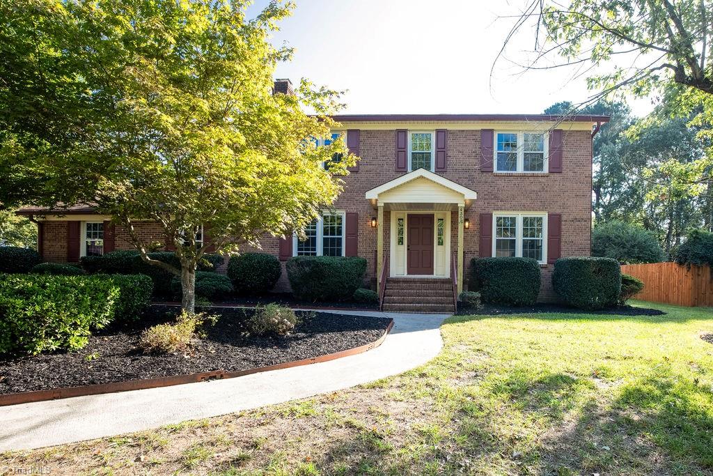 4302 Oak Hollow Drive — photo