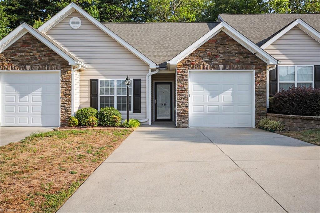 1689 Grand Springs Drive — photo