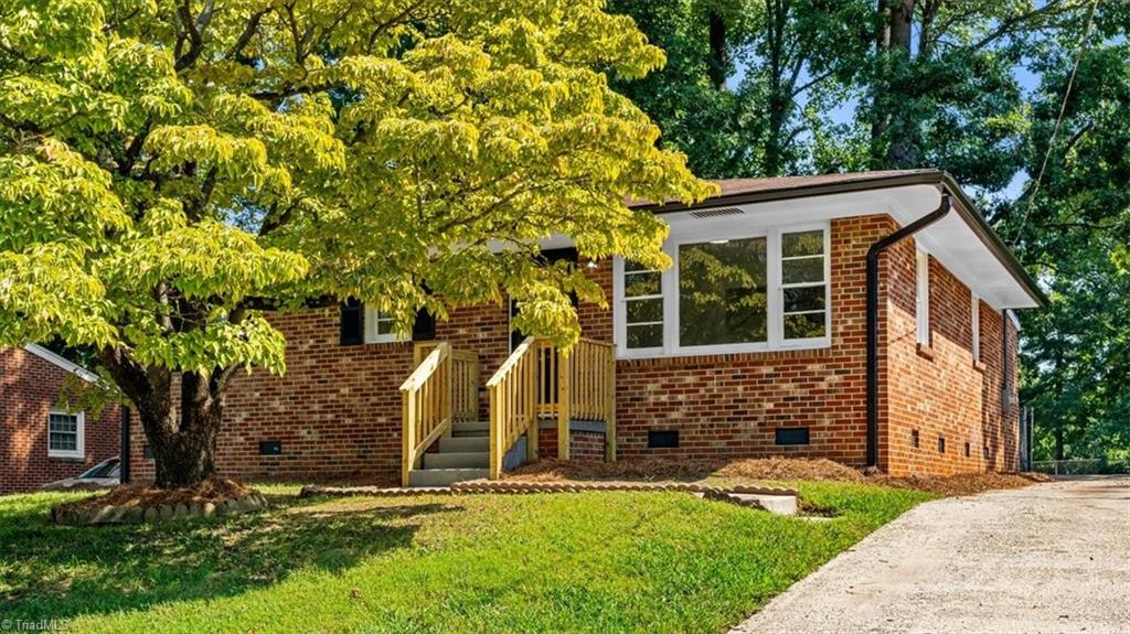 1804 Woodmere Drive — photo