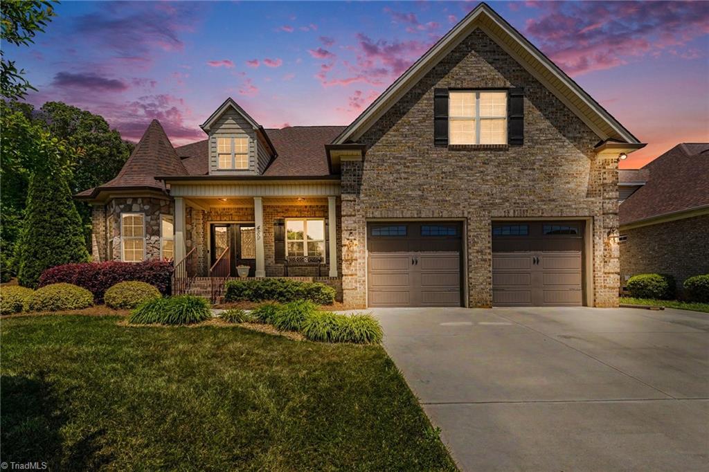 489 Lotus Court — photo