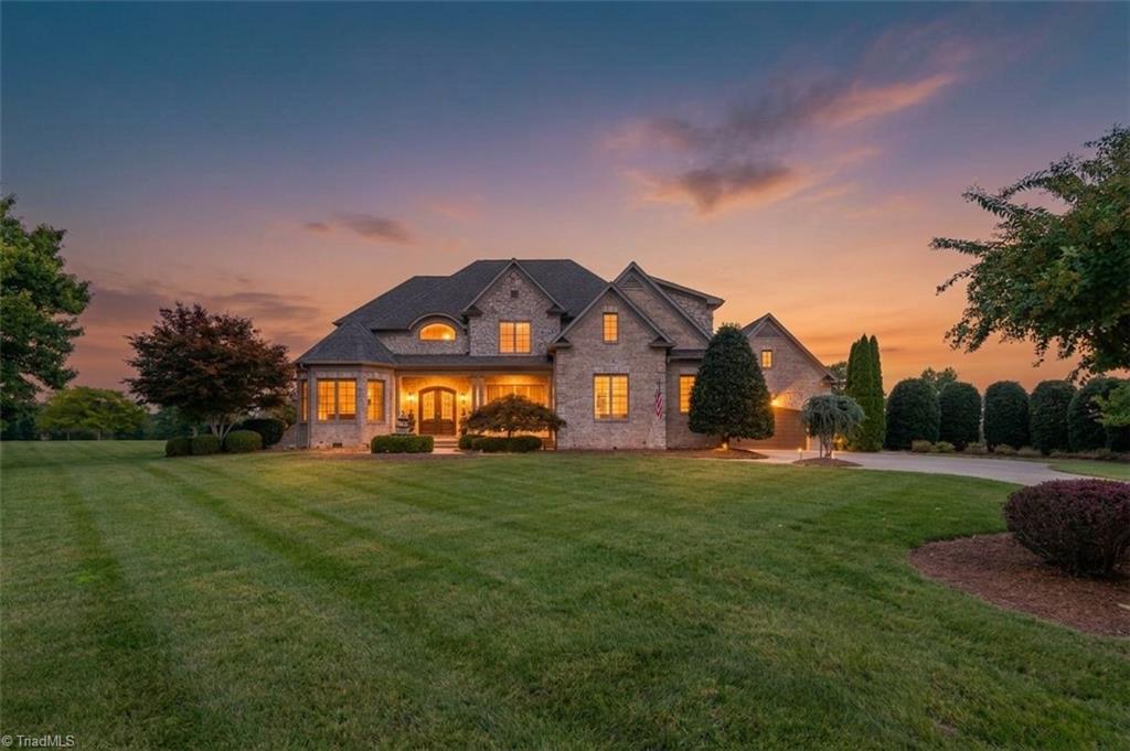 7404 Hadleigh Court — photo