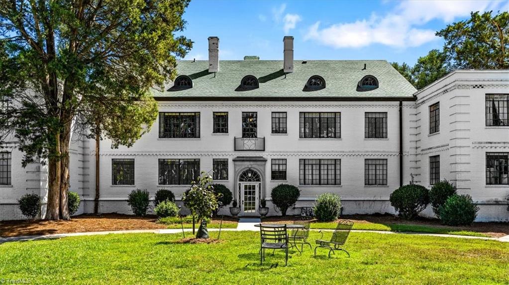 1700 N Elm Street #I1 — photo