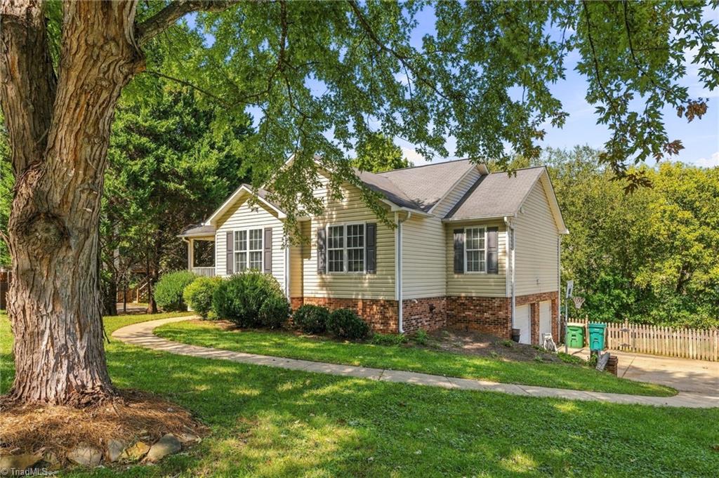7405 Cortney Glen Lane — photo