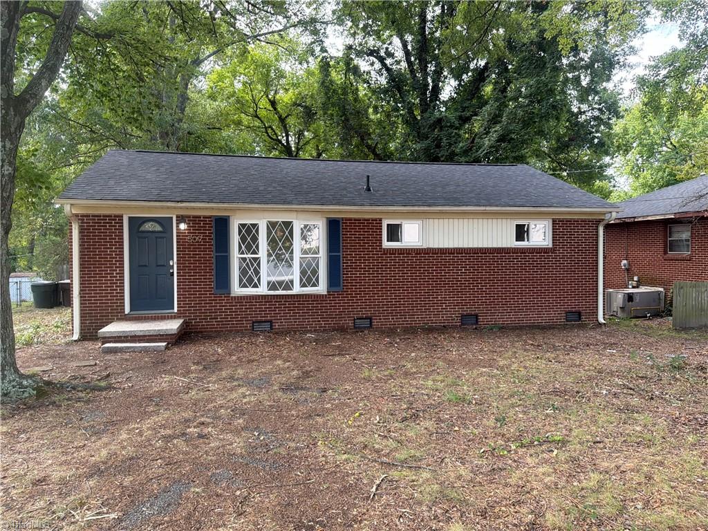 509 Greenbriar Road — photo
