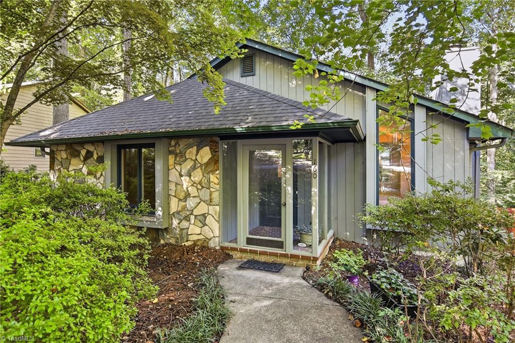 160 Carrisbrooke Lane — photo