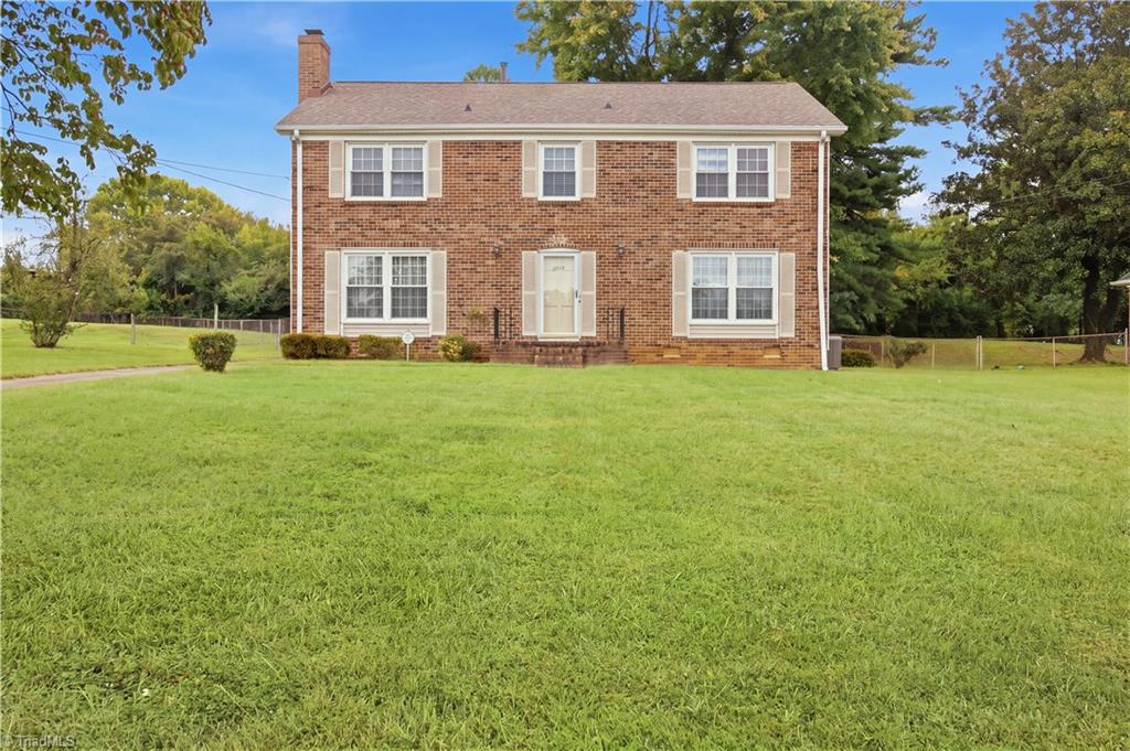 3205 Crestview Drive — photo