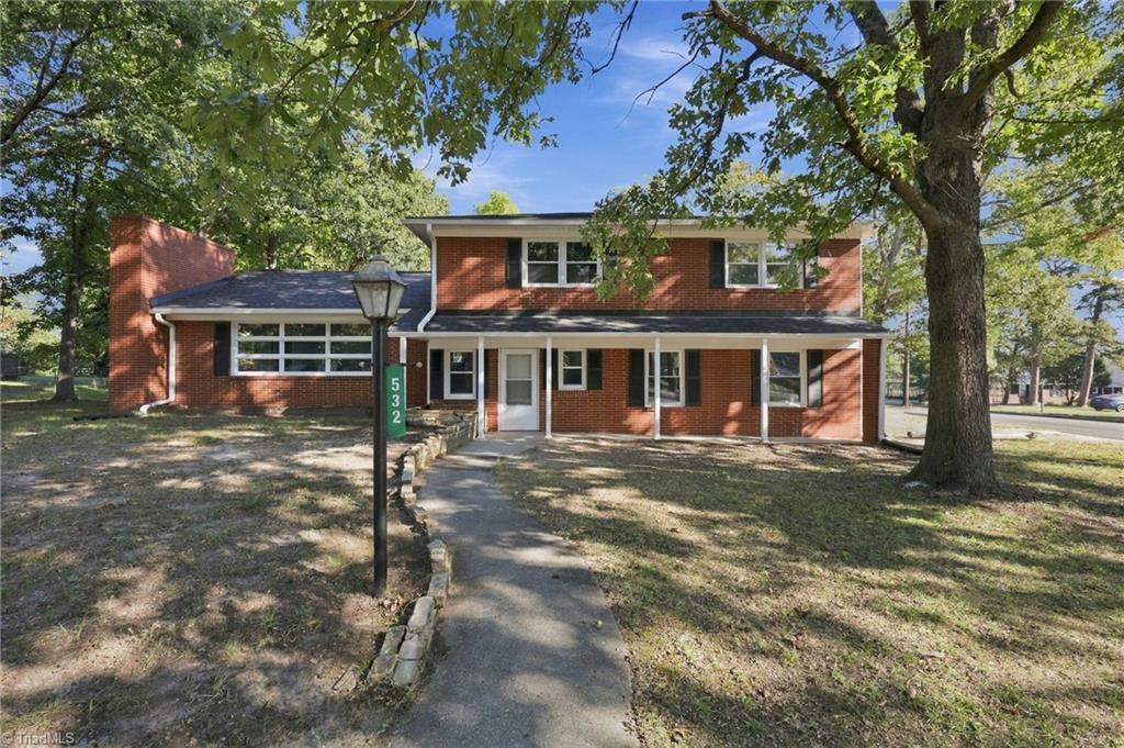 532 Oakwood Lane — photo