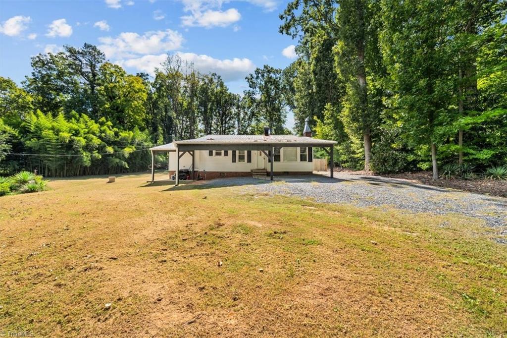 646 Hawthorne Drive — photo