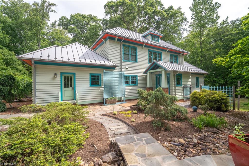 6101 Four Oaks Court — photo