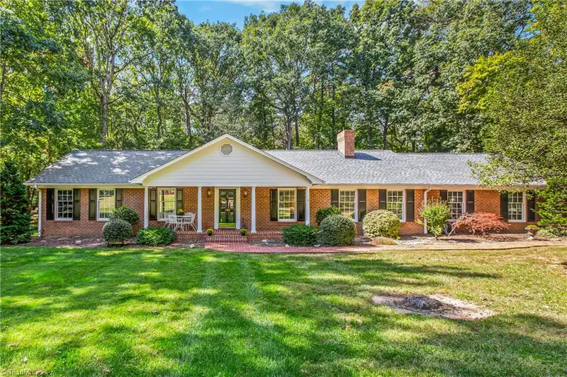 182 Ridgewood Drive — photo
